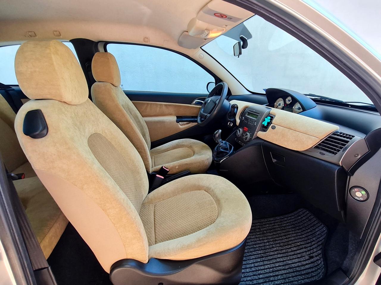 Lancia Ypsilon 1.2 Argento