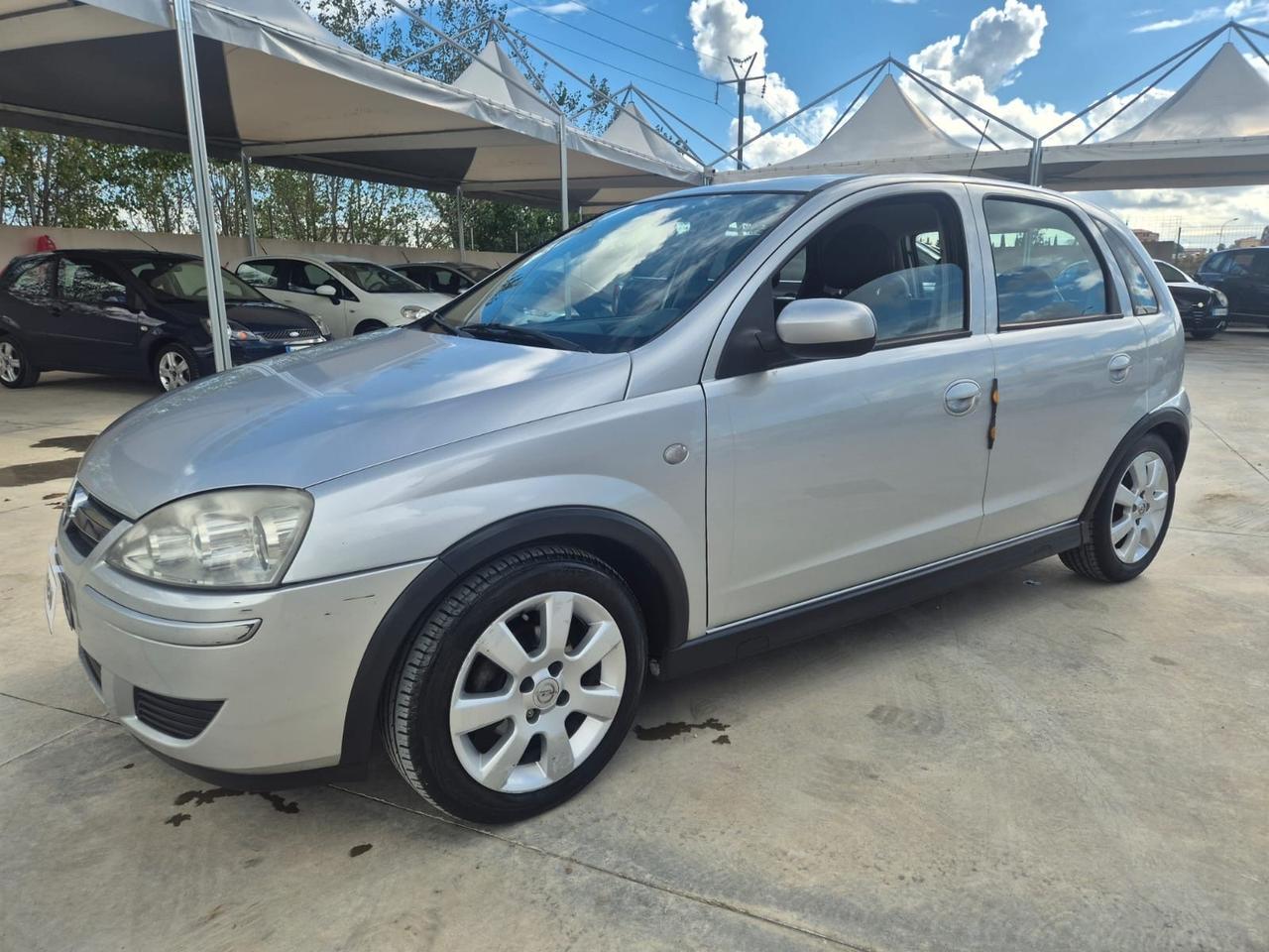 Opel Corsa 1.2 5 porte Cosmo