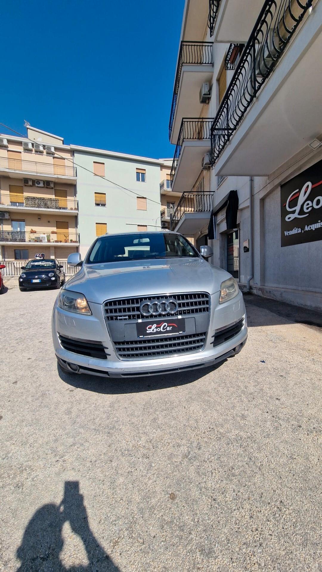 Audi Q7 3.0 V6 TDI 233CV quattro tiptronic