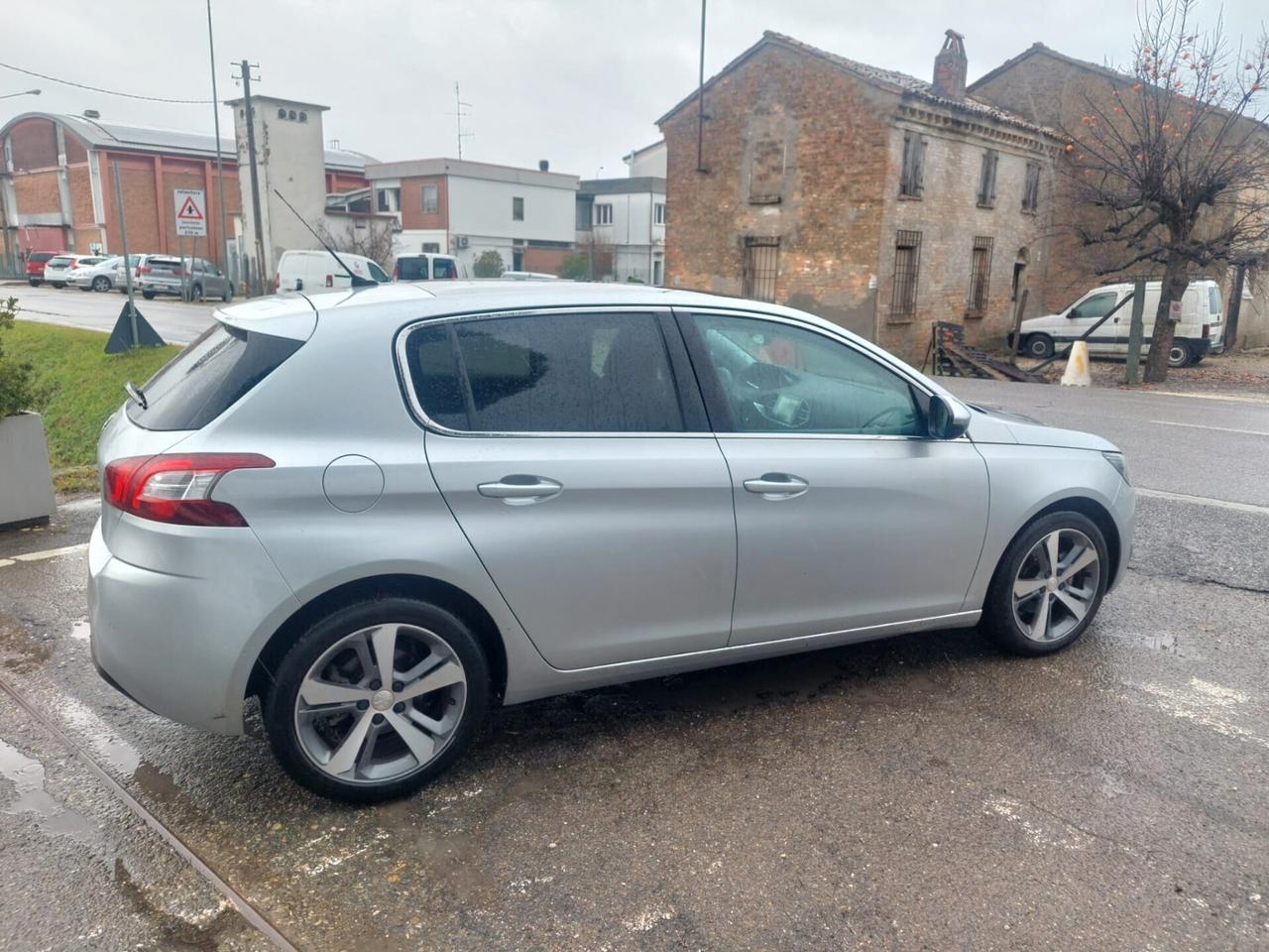 Peugeot 308 PEUGEOT 308 1.6 DIESEL 120 CV -AUTOMATICO