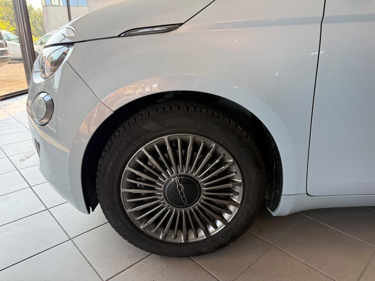 Fiat 500 500e Berlina 42 kWh Icon
