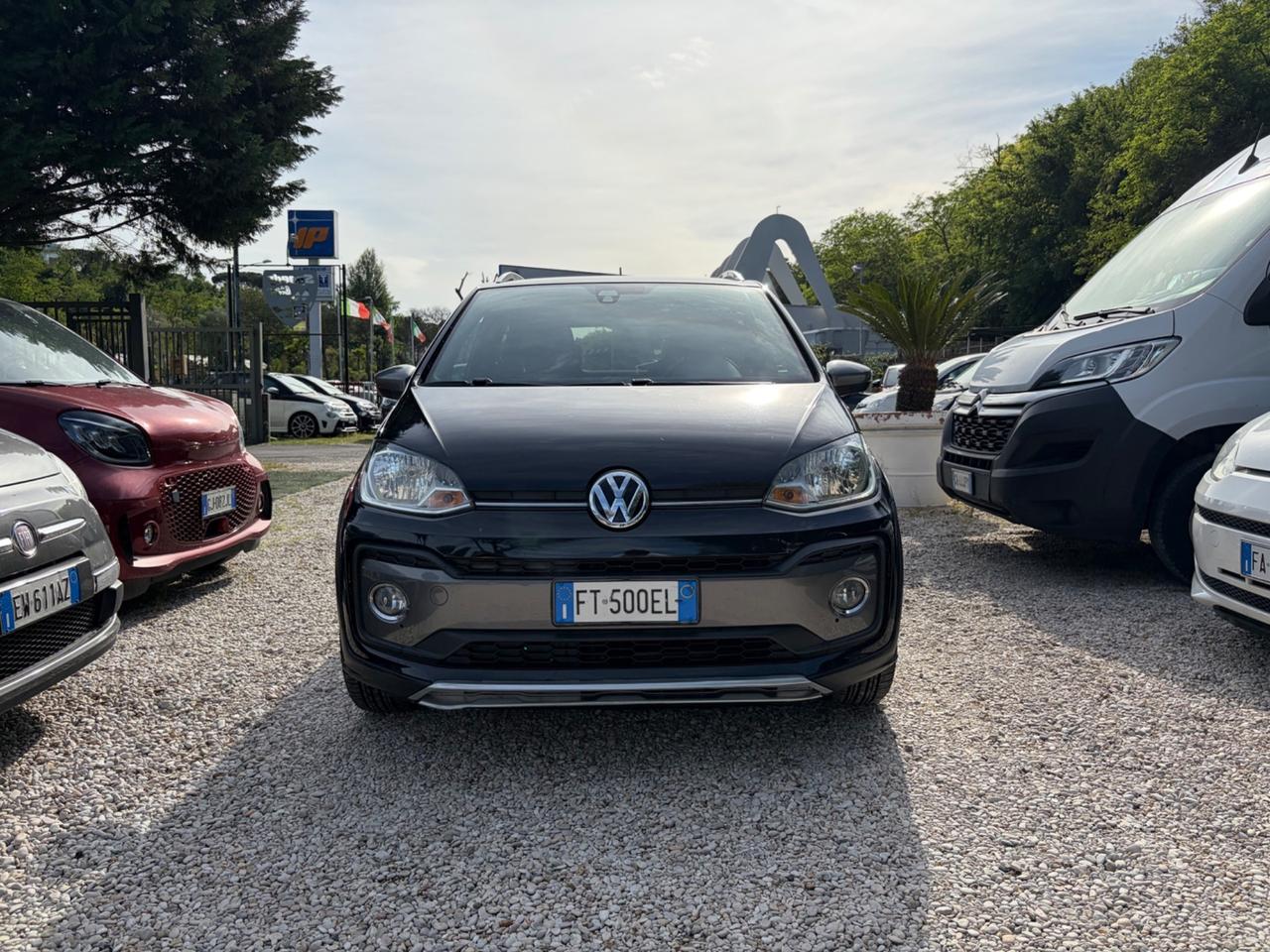 Volkswagen up! 1.0 75 CV 5p. cross BlueMotion Technology
