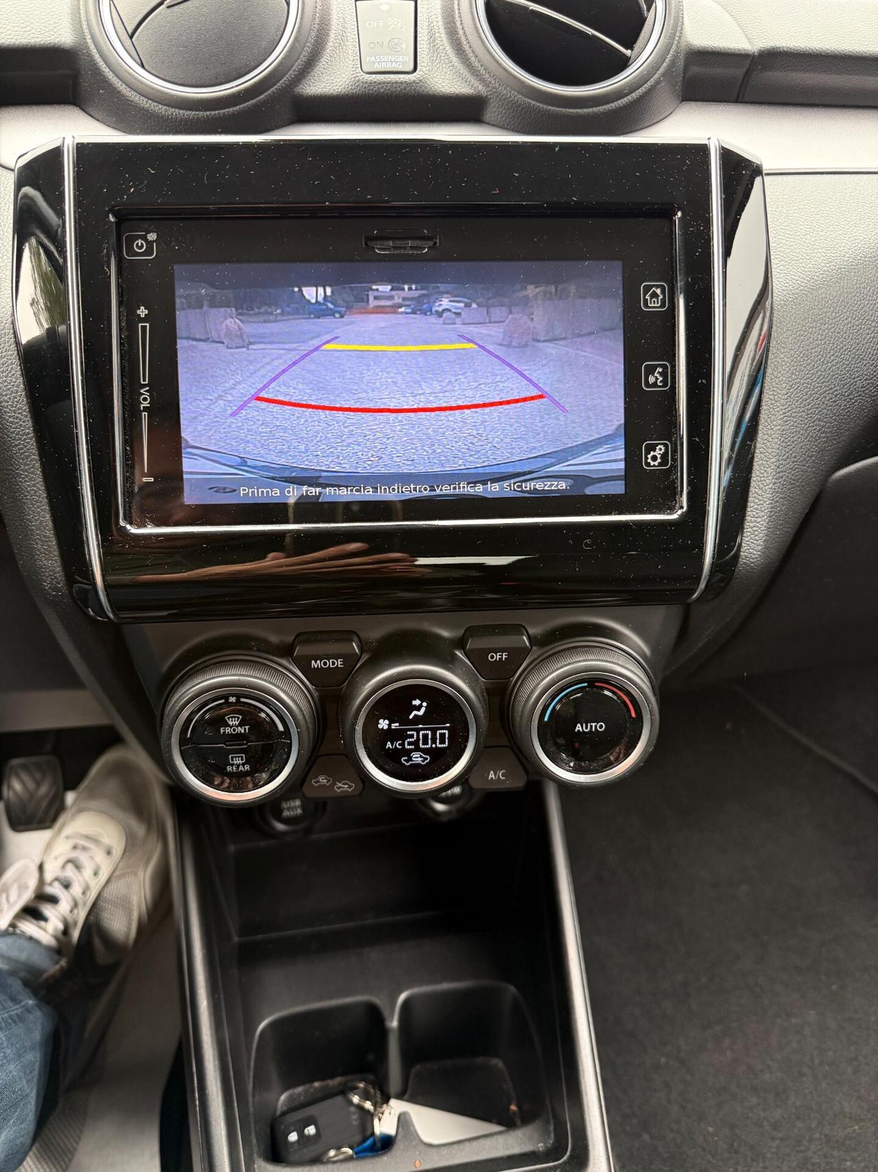 "PERFETTA " Suzuki Swift 1.2 Hybrid 4WD TOP