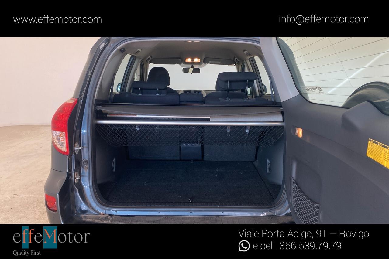 Toyota RAV 4 RAV4 2.2 D-4D 136 CV SOL