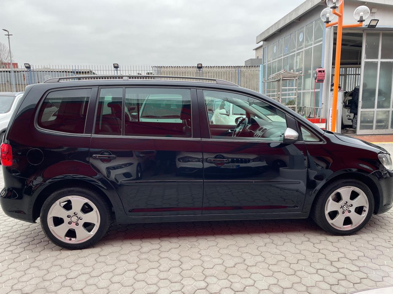 Volkswagen Touran 7 POSTI 2.0 TDI 140 CV DSG Highline