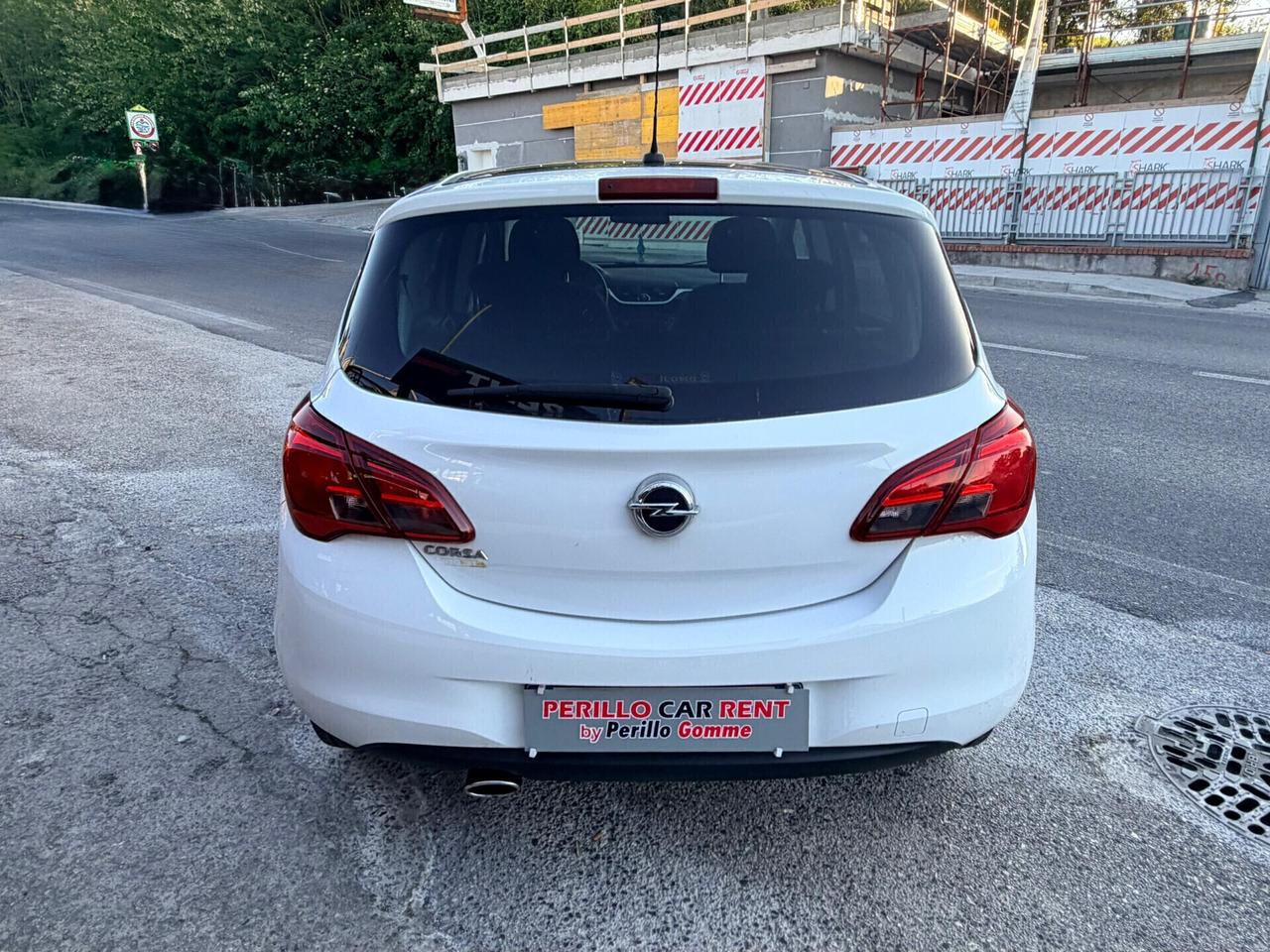Opel Corsa 1.2 5 porte b-Color