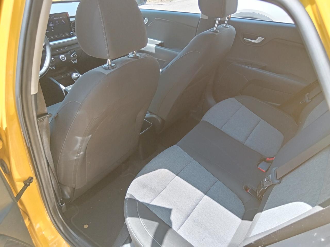 Kia Stonic 1.2 DPI 84CV RETROCAMERA CARPLAY