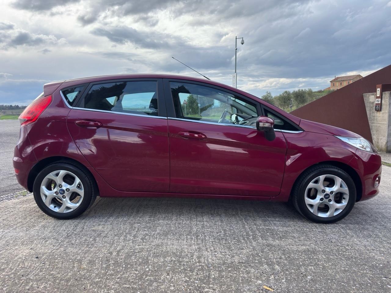 Ford Fiesta 1.4 5 porte Bz.- GPL Titanium