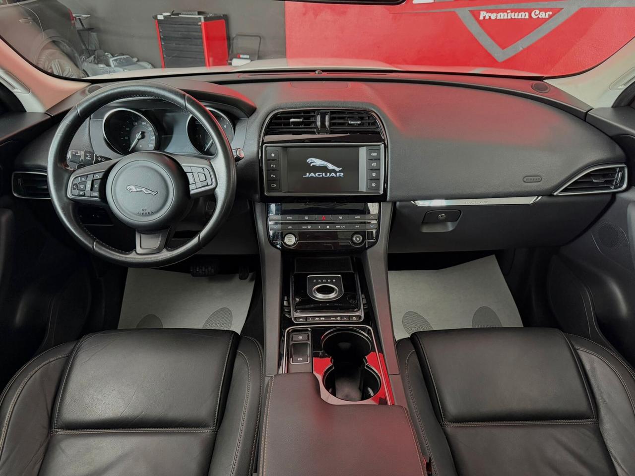 Jaguar F-Pace 2.0 D 180 CV AWD aut. Prestige