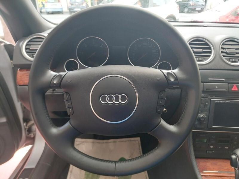 Audi A4 Cabriolet 2.5 V6 TDI cat