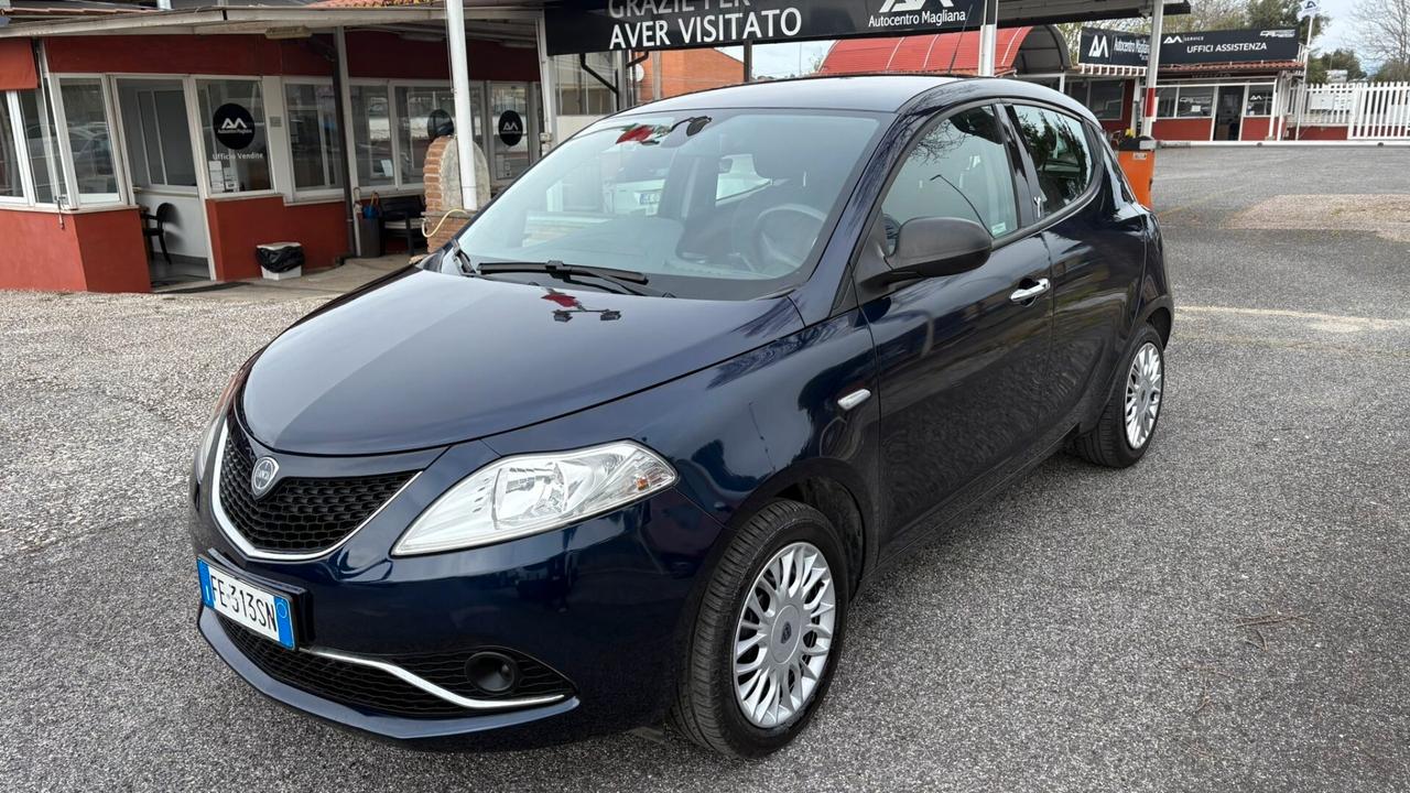 Lancia Ypsilon 1.2 69 CV 5 porte Silver