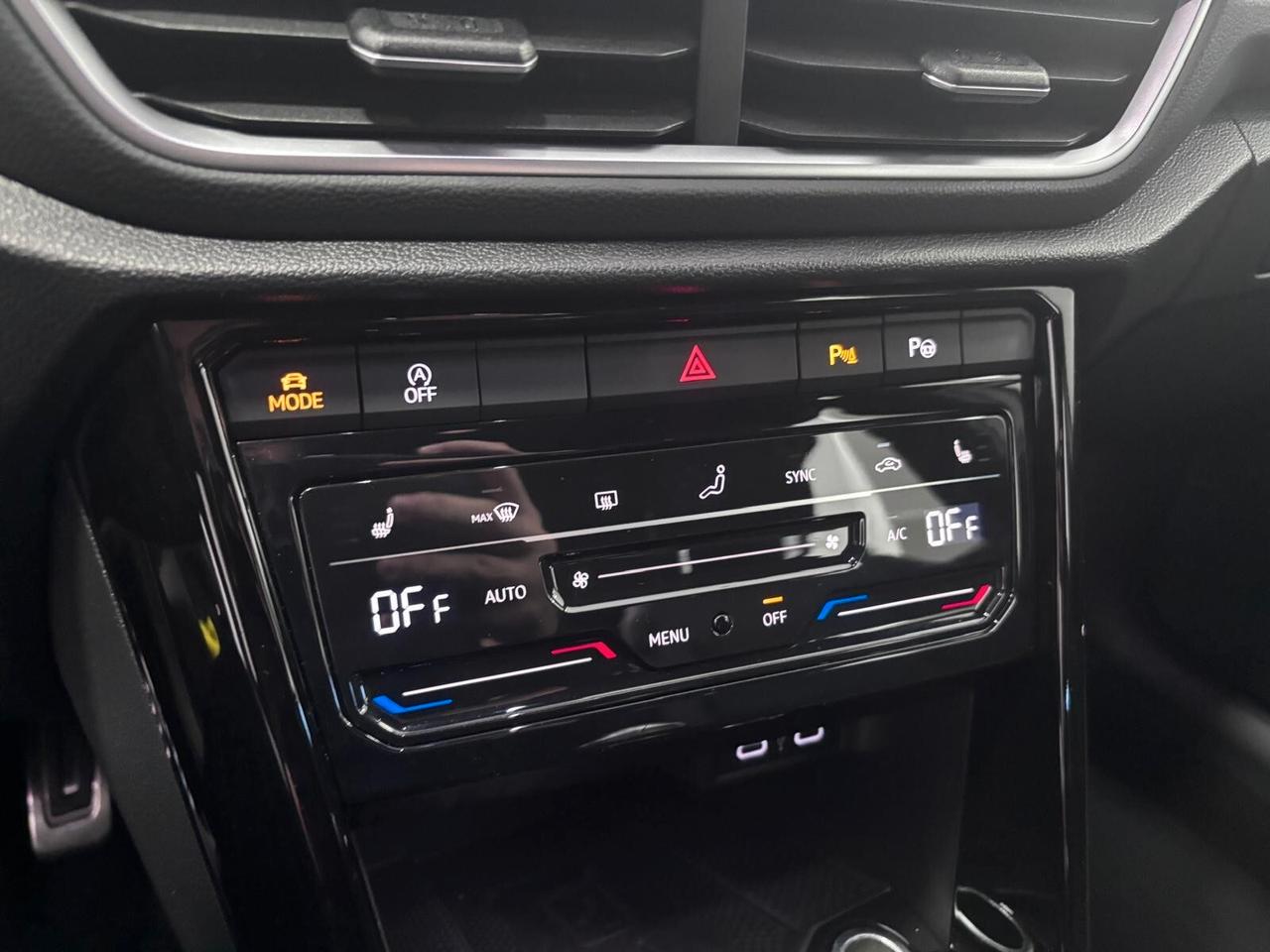 VOLKSWAGEN T-ROC 2.0 TDI R-LINE RETRO-NAVI-LED