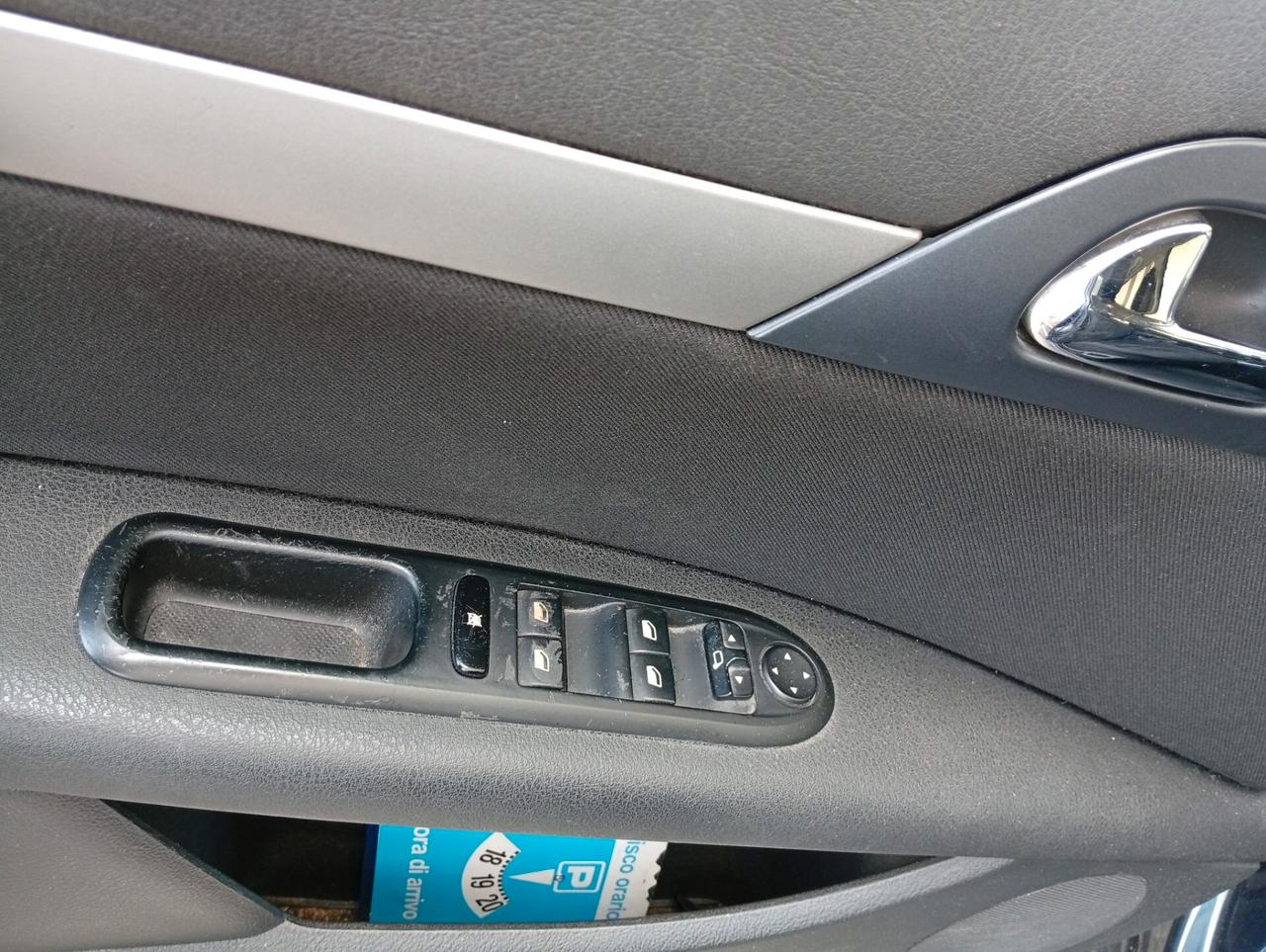 Peugeot 407 2.0 HDi SW Premium