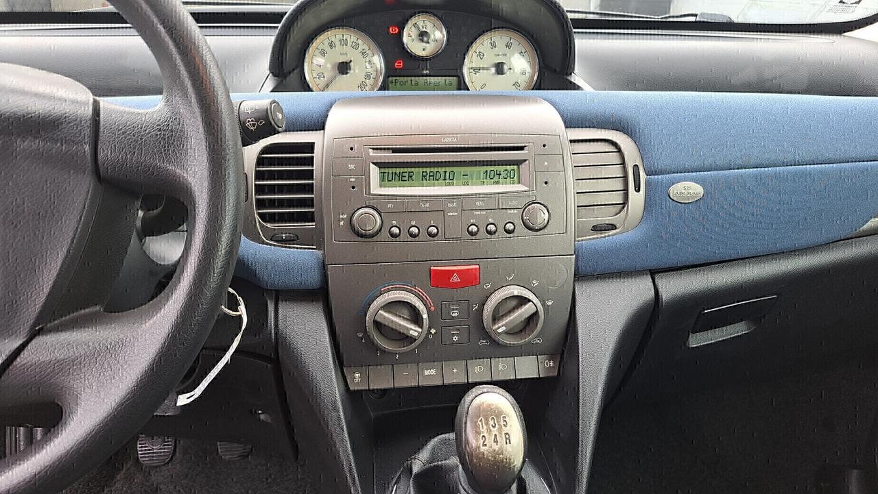 Lancia Ypsilon 1.2 Oro 60Cv