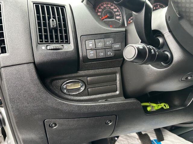 Peugeot Boxer 330 BlueHDi 120 S&S PC-TN Combi Comfort