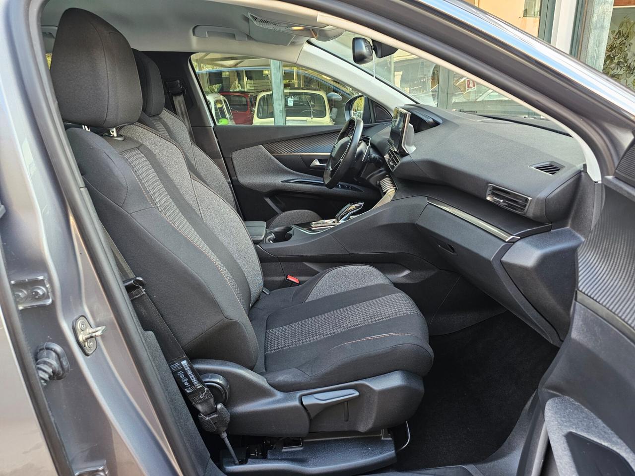Peugeot 3008 BlueHDi 130 S&S EAT8 Active Pack