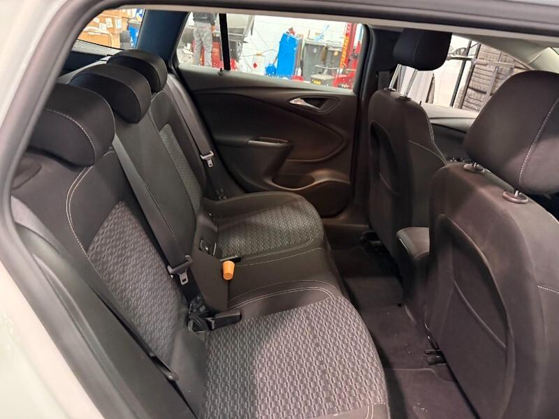 Opel Astra 1.6 CDTi 136CV aut. Sports Tourer Business