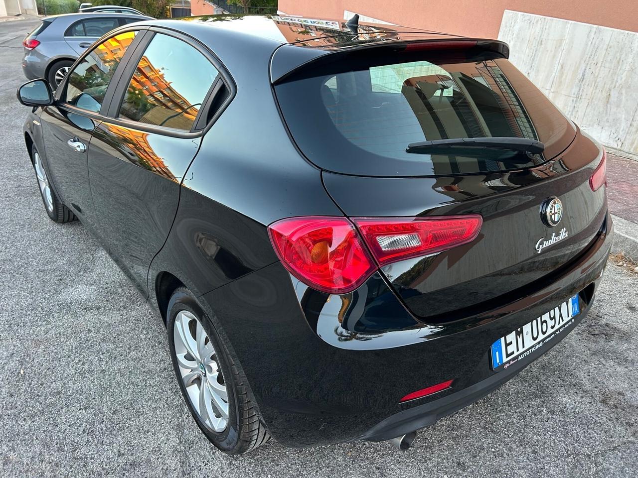 Alfa Romeo Giulietta 1.6 JTDm garanzia di 12 mesi