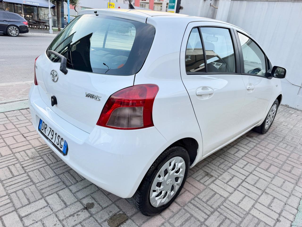 Toyota Yaris 1.0 Sol - GARANZIA