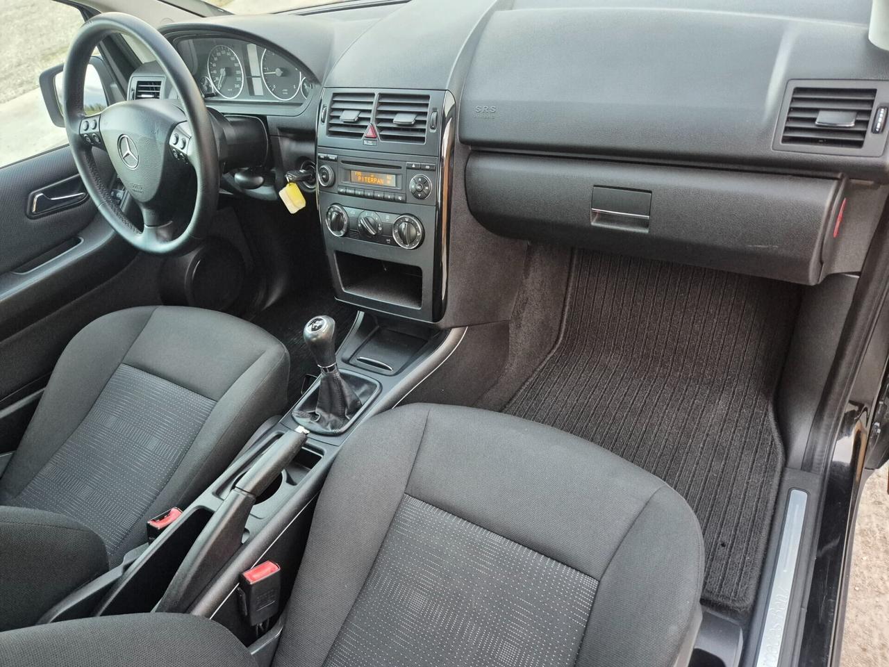 Mercedes-benz A 160 CDI BlueEFFICIENCY Avantgarde