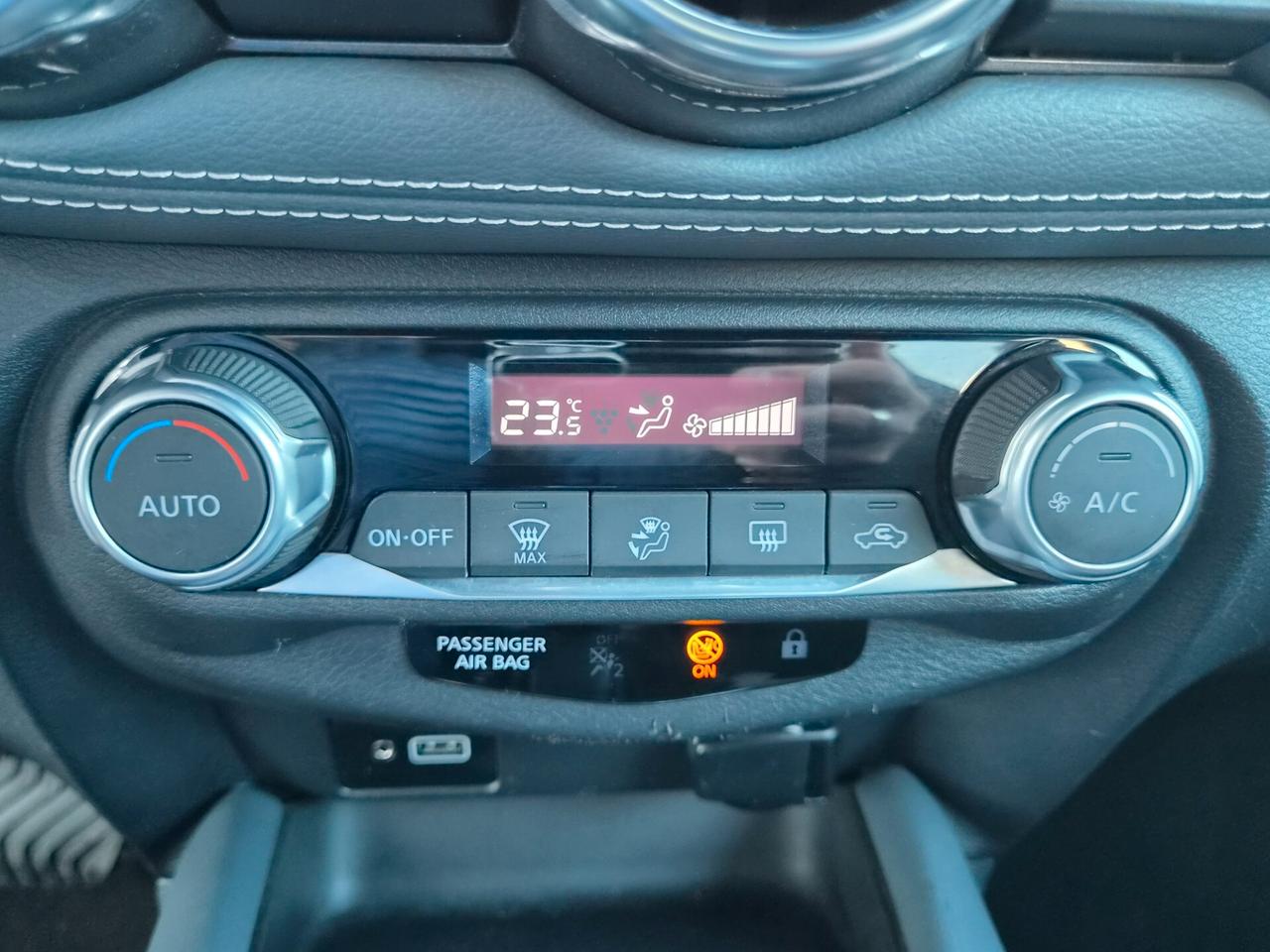 Nissan Juke 1.0 DIG-T 114 CV DCT N-Connecta