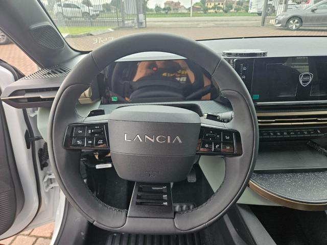 LANCIA Ypsilon Hybrid e-DCT