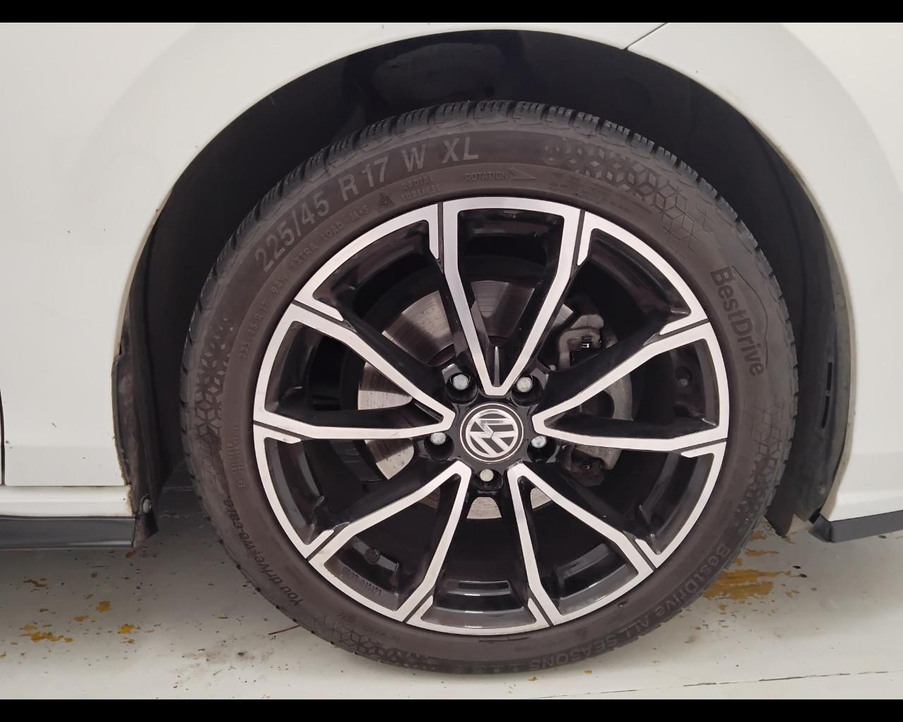 VOLKSWAGEN Golf VIII 2020 - Golf 1.5 etsi evo R-Line 130cv dsg