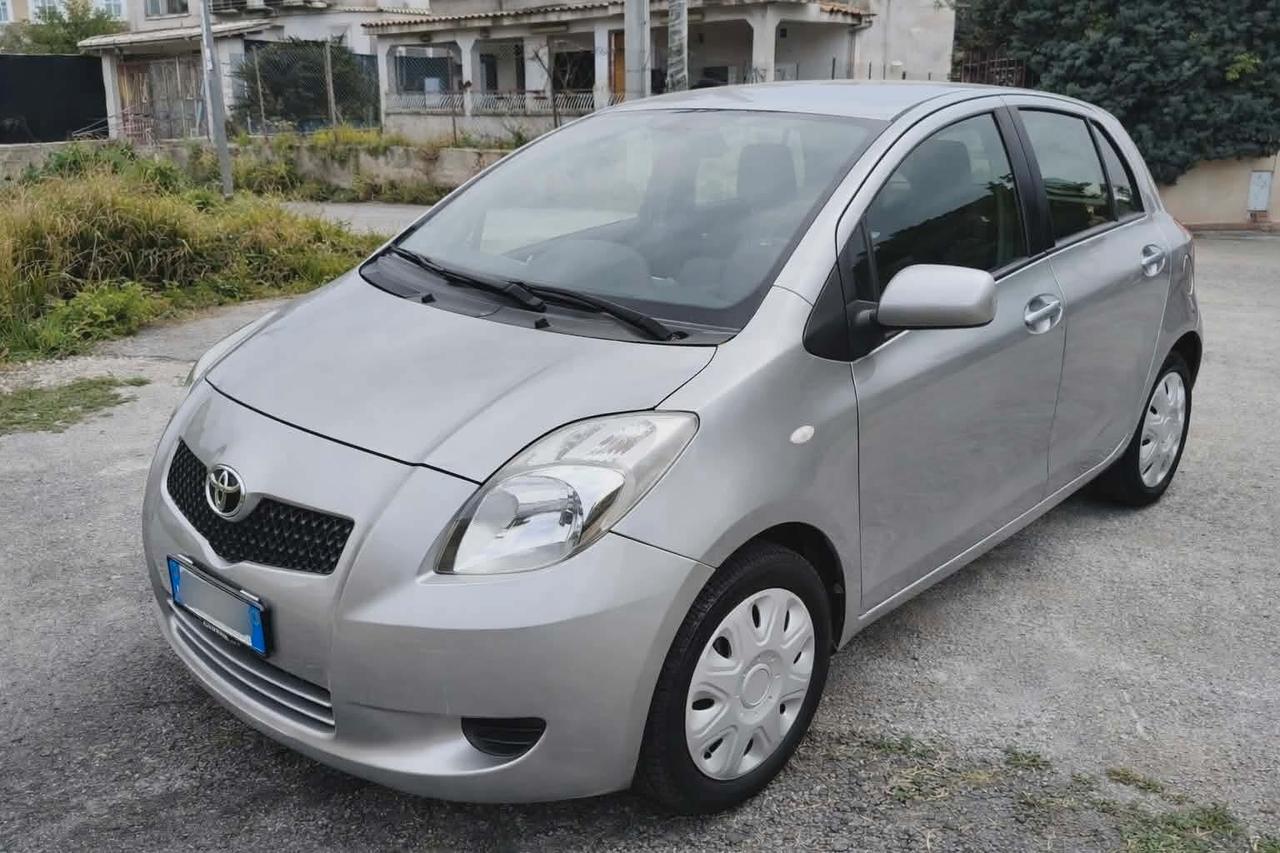 Toyota Yaris 1.0 Benzina 5 porte Full Optional NUOVA