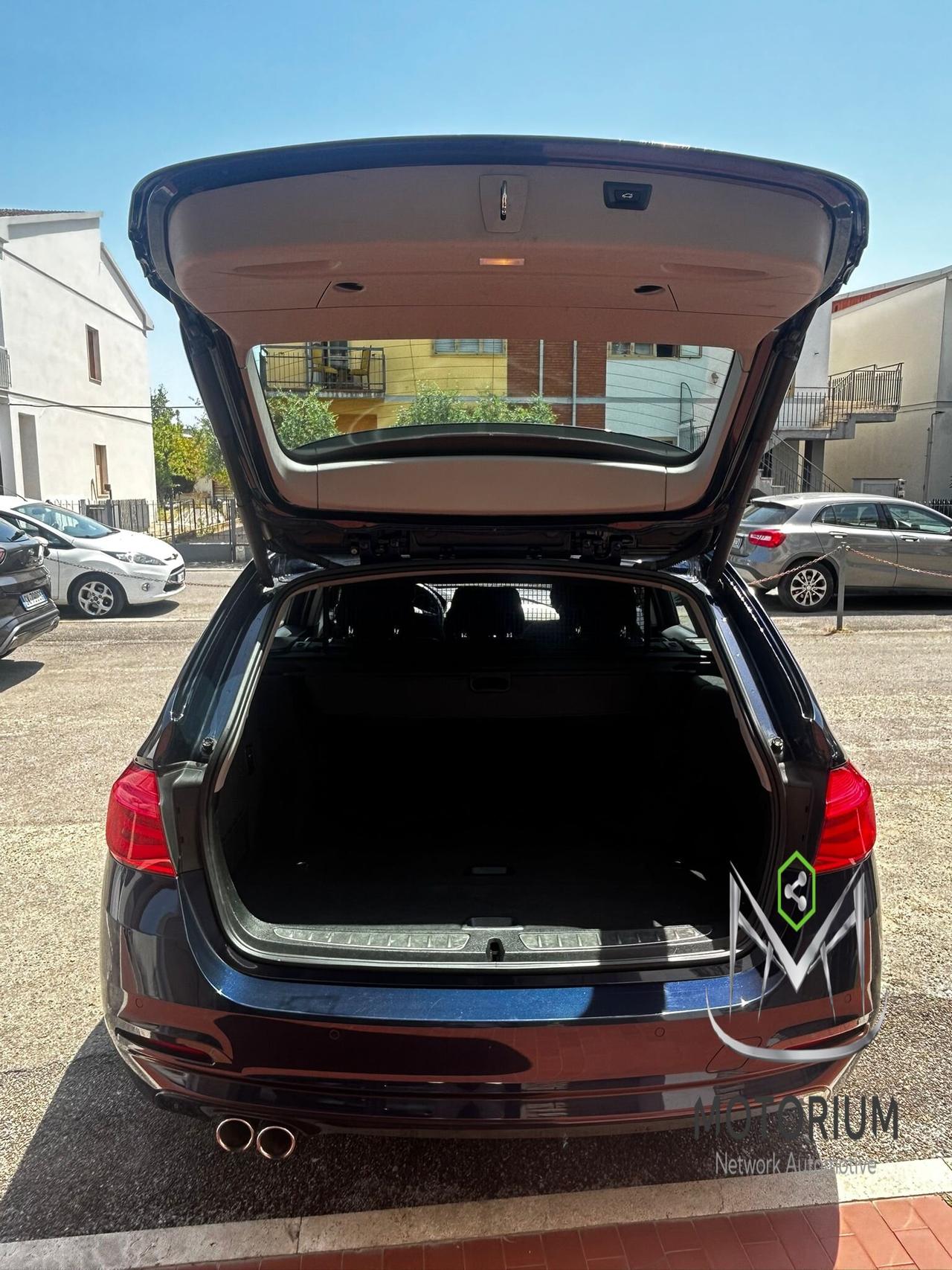 BMW 320D touring business advantage 190 CV