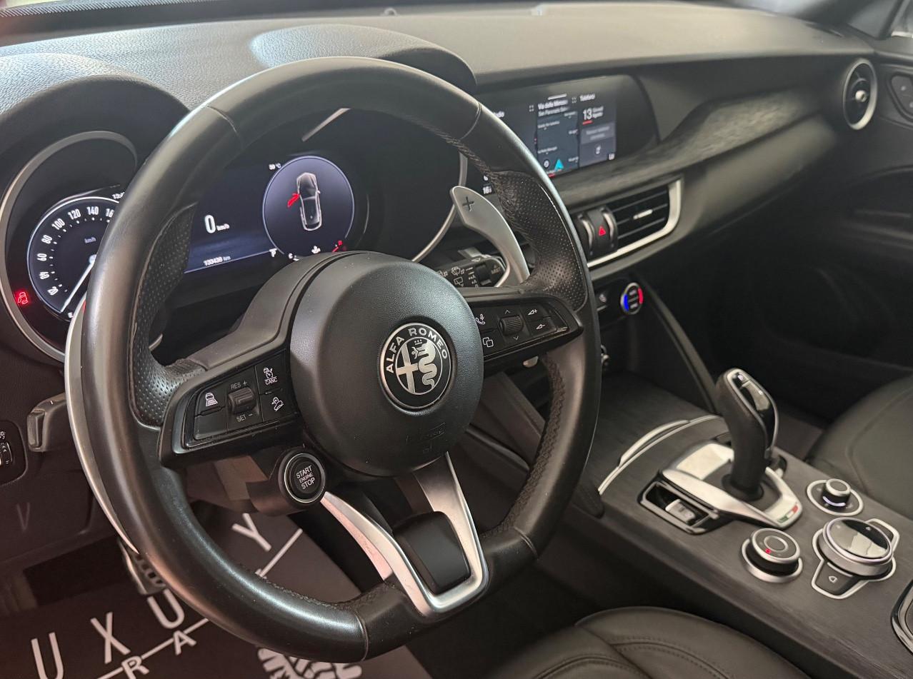 Alfa Romeo Stelvio 2.2 t Sprint Q4 210cv auto