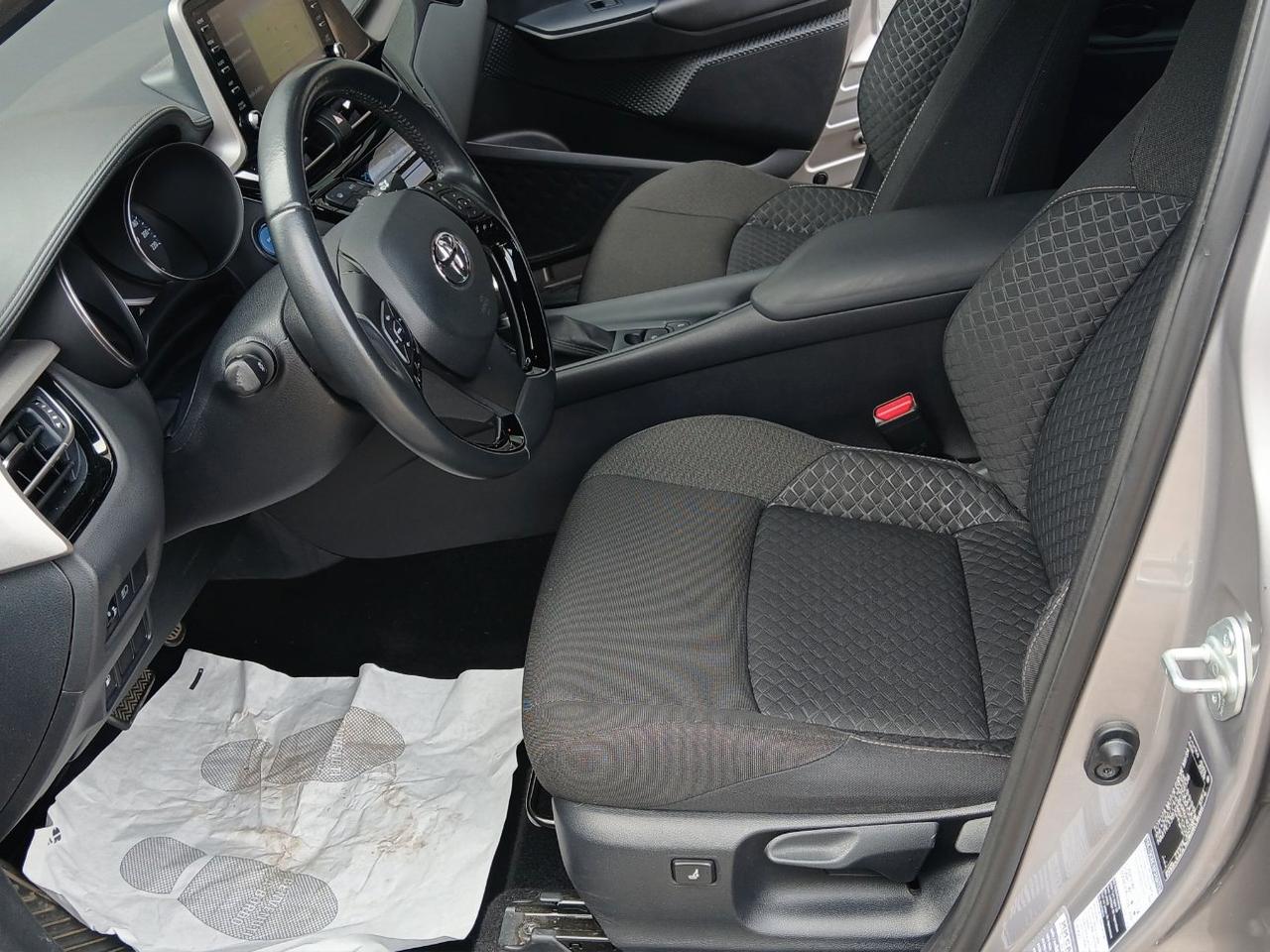 Toyota C-HR 1.8h Business e-cvt