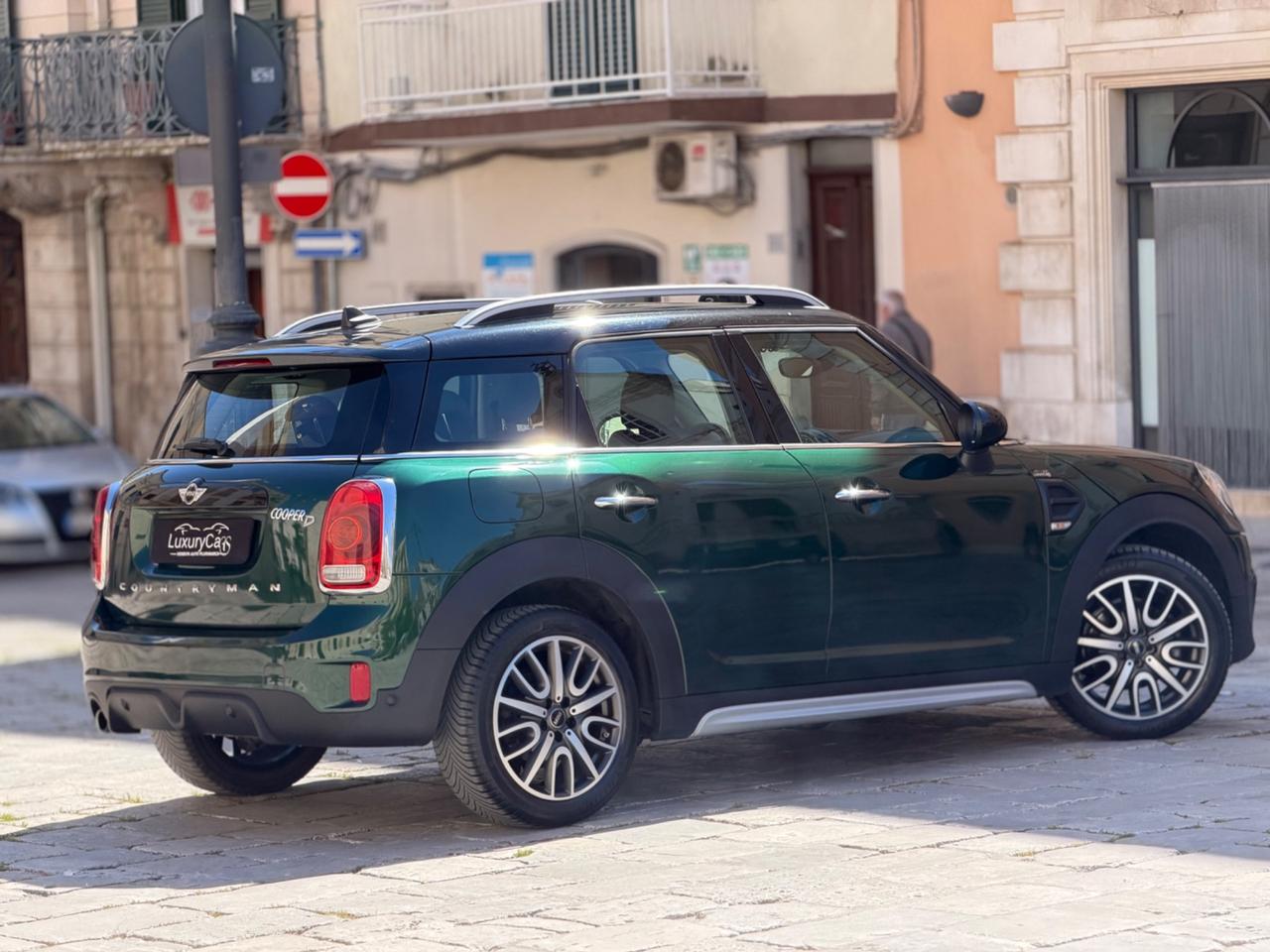Mini Cooper D Countryman 2.0 Hype LED CARPLAY