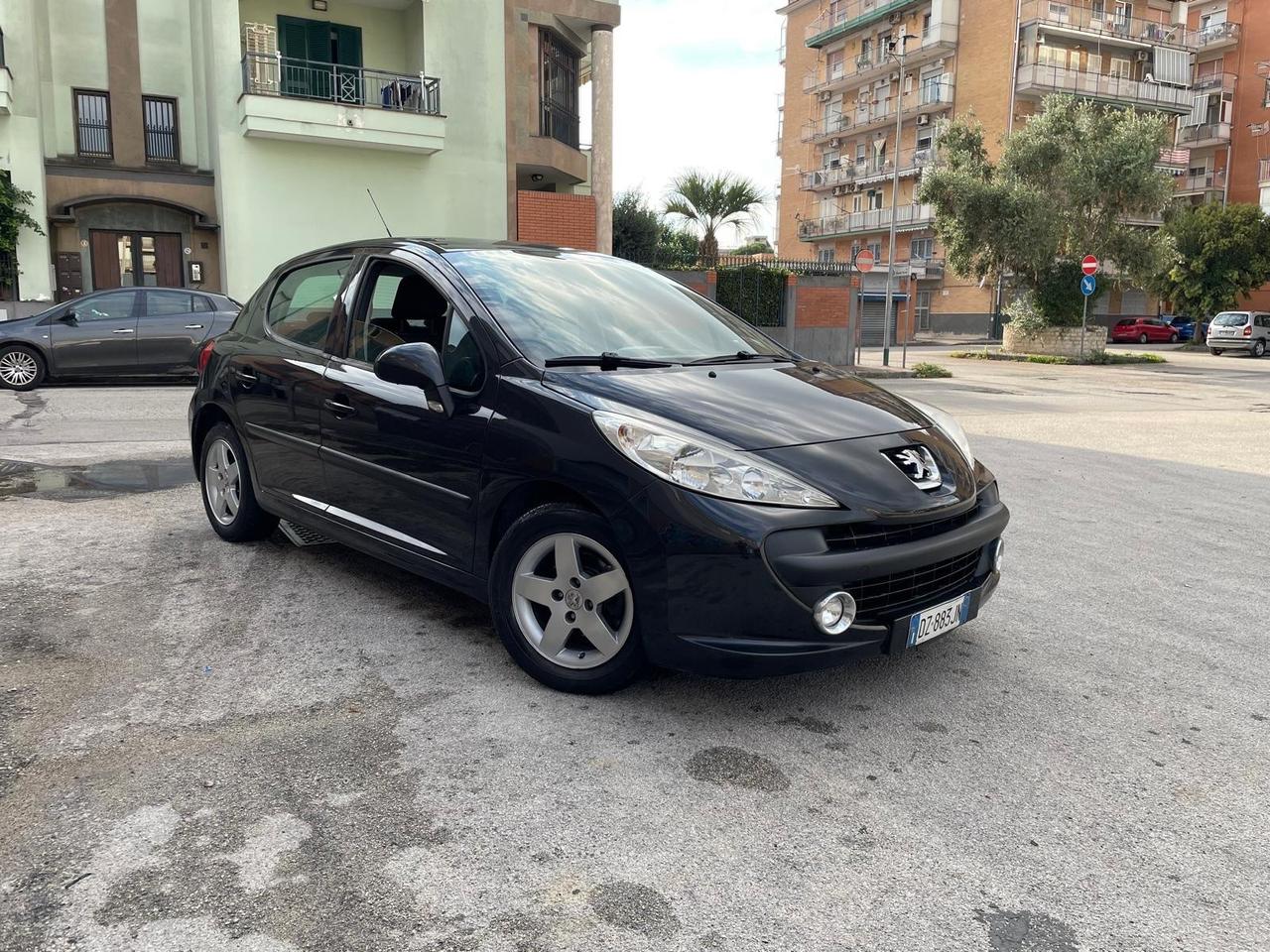 Peugeot 207 1.4 8V 75CV 5p. X Line