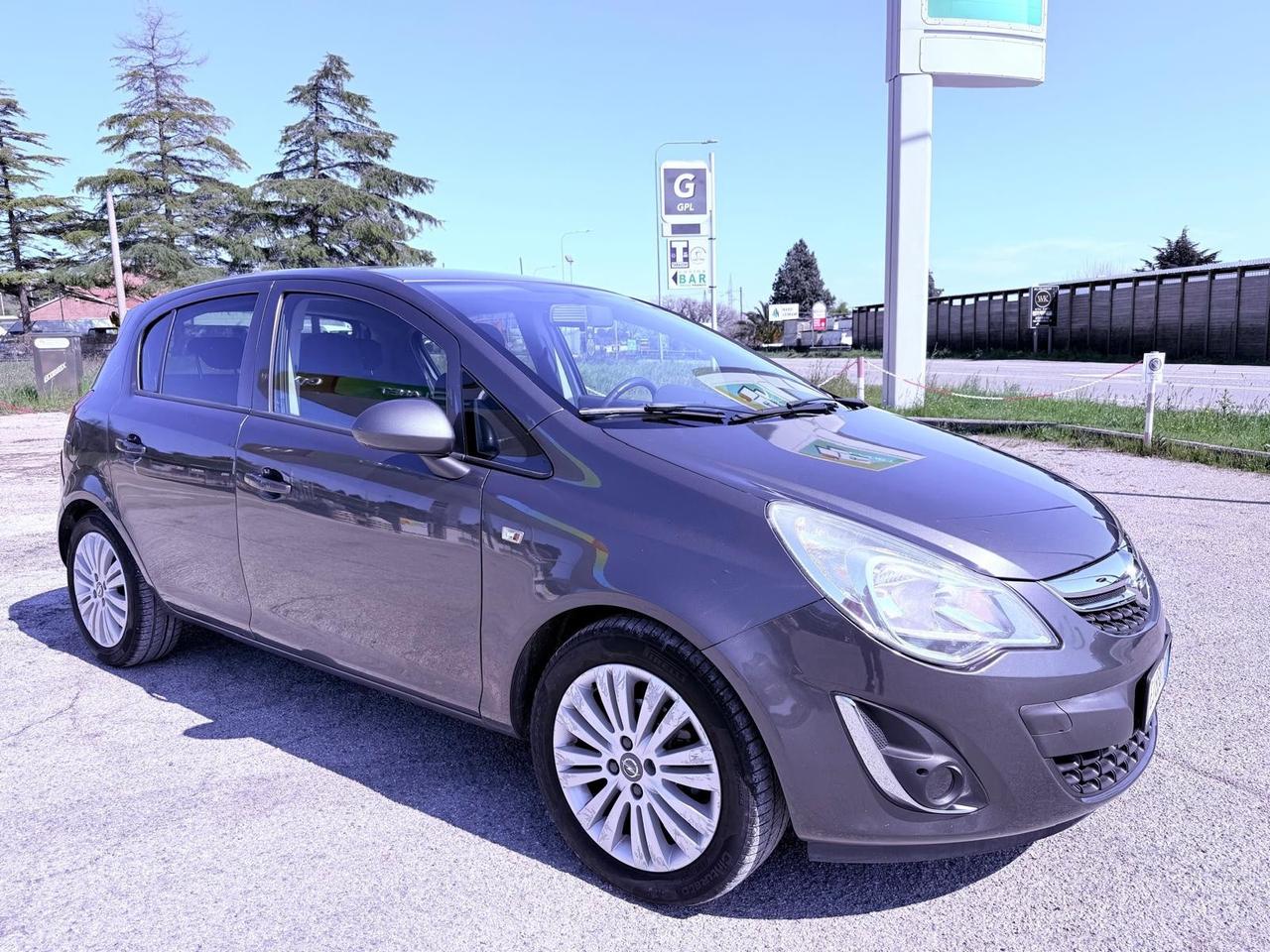 Opel Corsa 1.2 5 porte Ok neopatentati