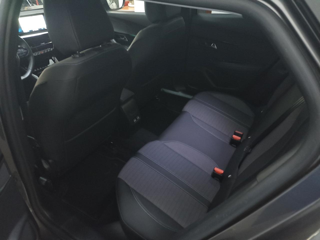 Peugeot 2008 BlueHDi 110 S&S Allure Pack