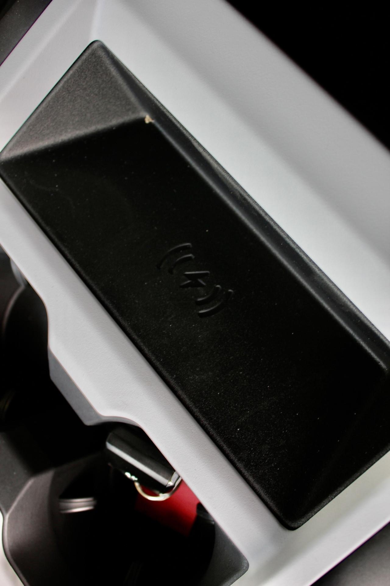 Land Rover Defender 3.0D 200 CV AWD Auto X-Dynamic SE