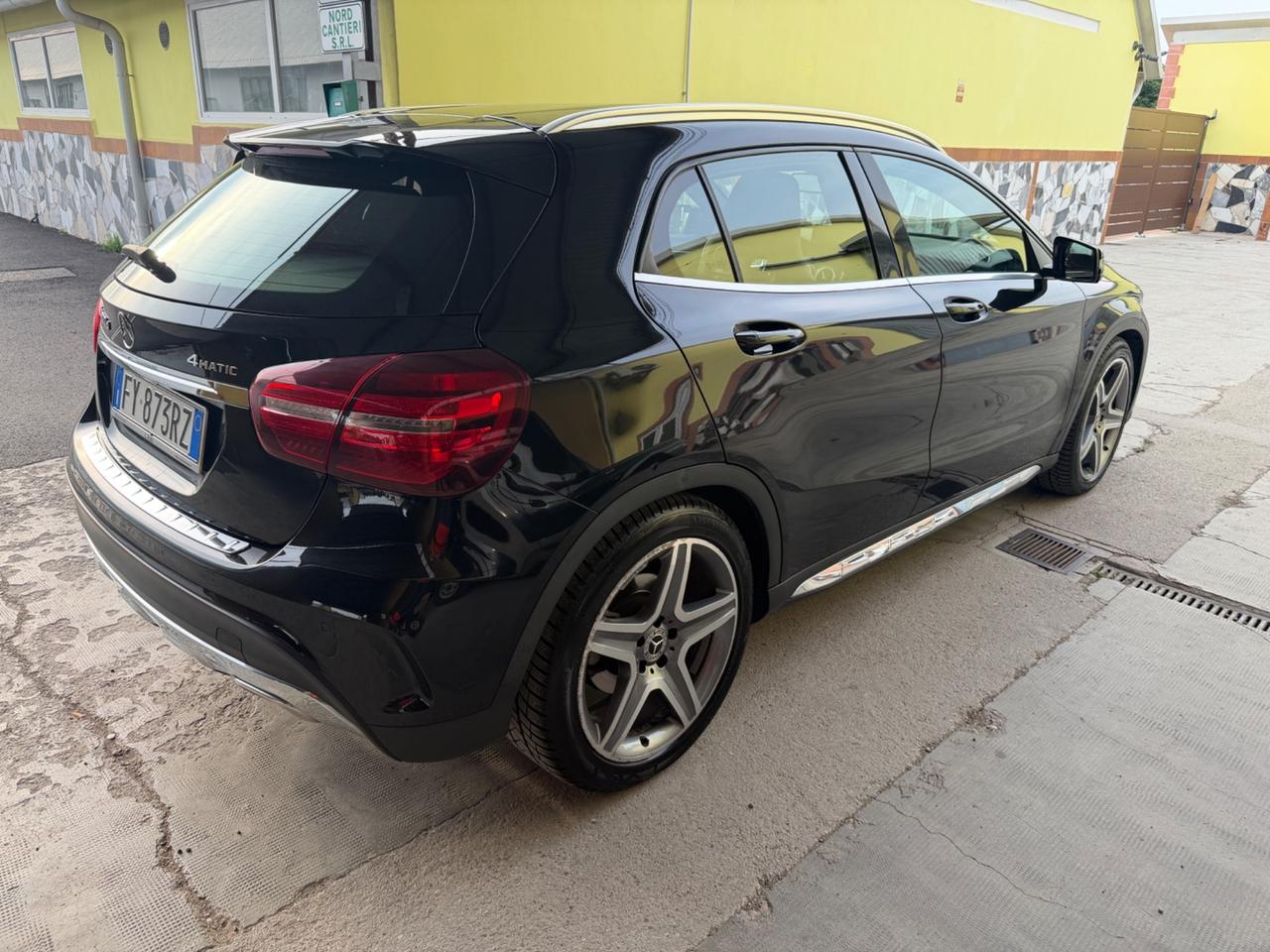 Mercedes GLA 200 d Autom. 4Matic Premium AMG
