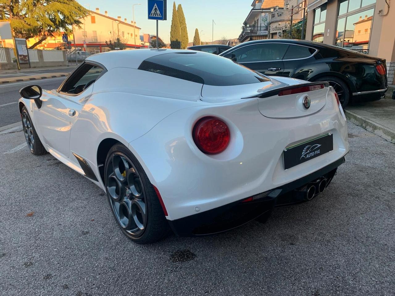 Alfa Romeo 4C 1750 TBi carbon