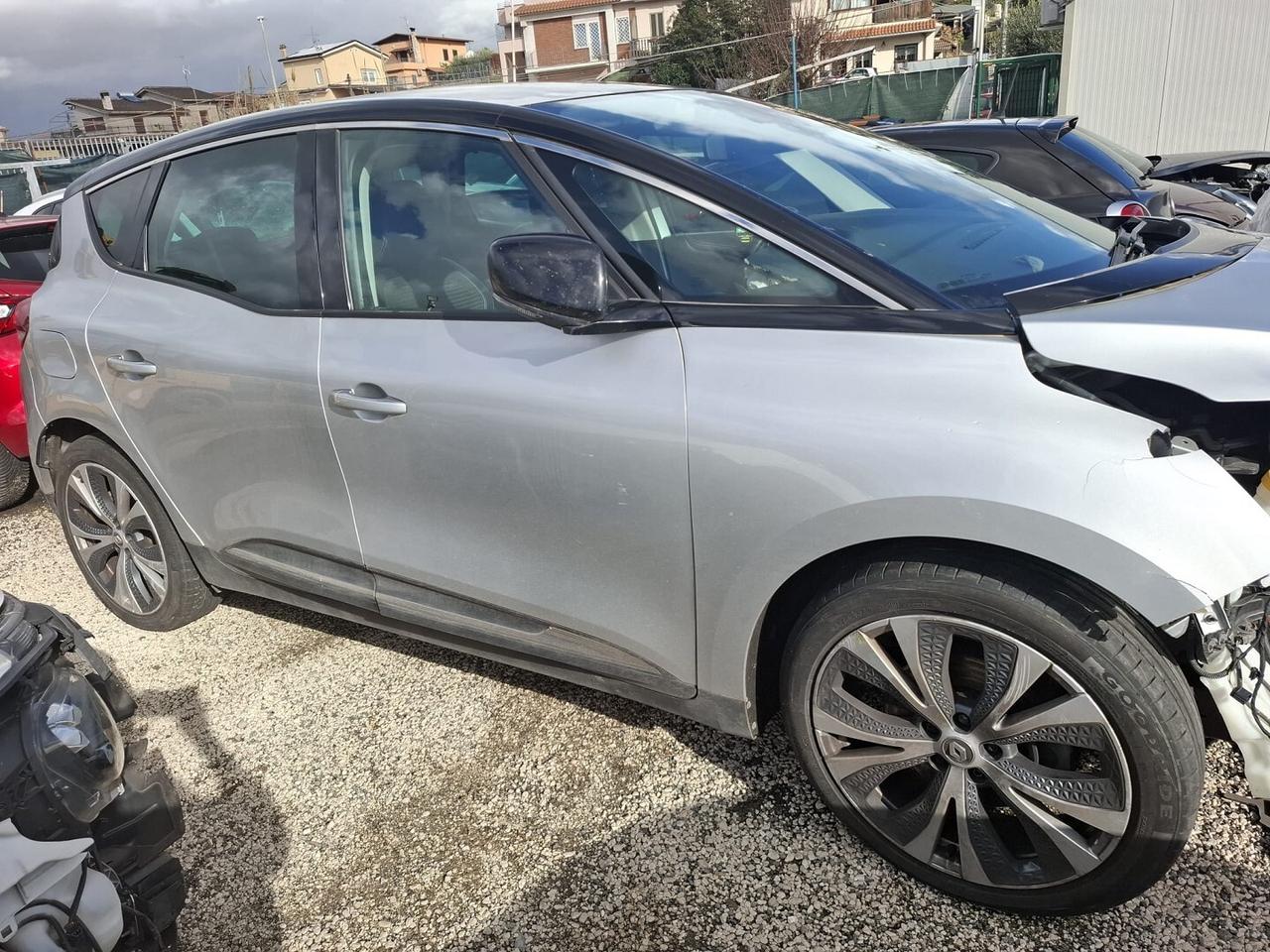 RENAULT SCENIC S.C GRAVE DCI 2018 SINISTRATA