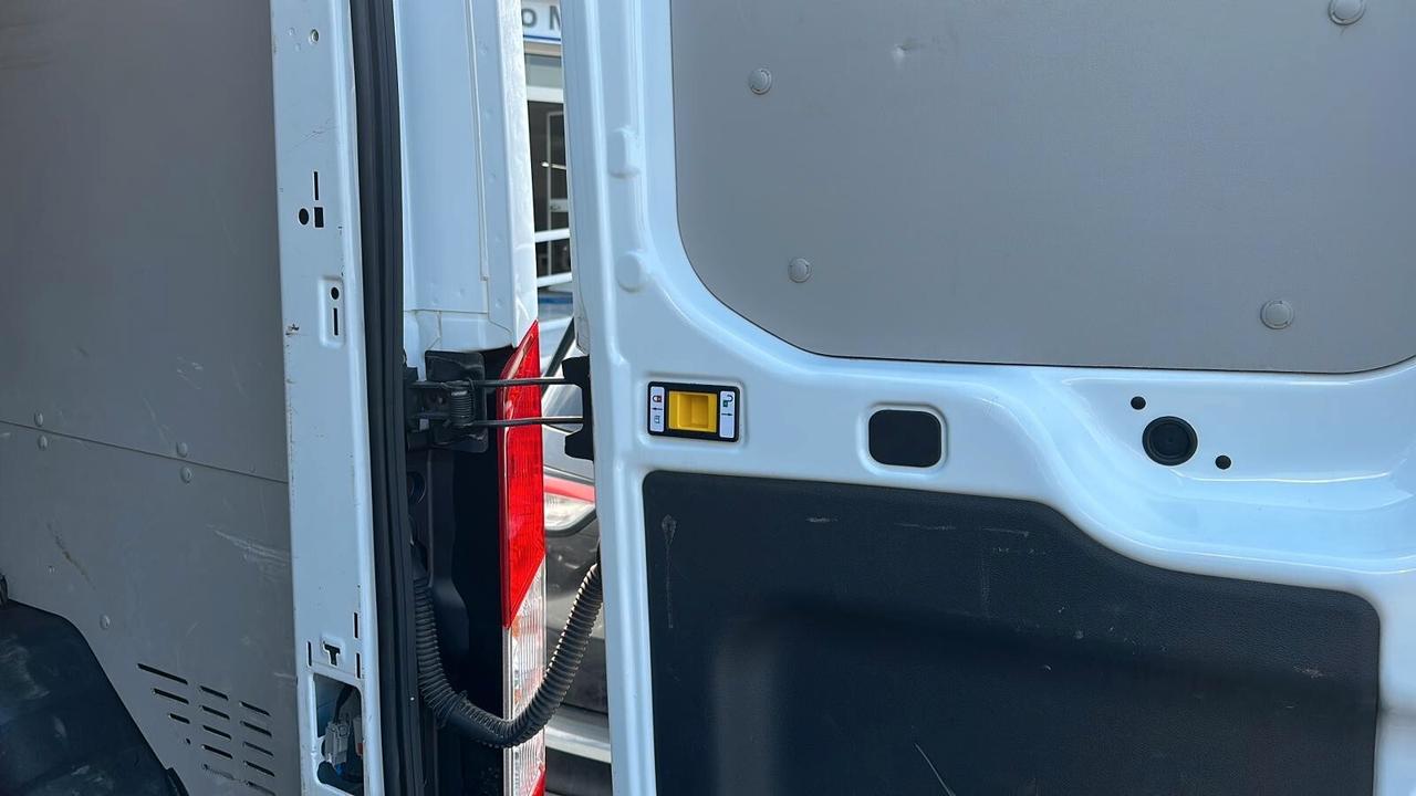 Ford Transit v363 van