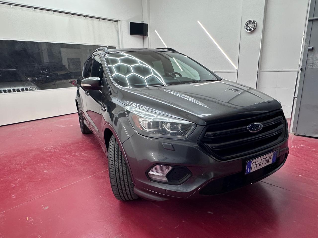 Ford Kuga 1.5 TDCI 120 CV S&S 2WD ST-Line