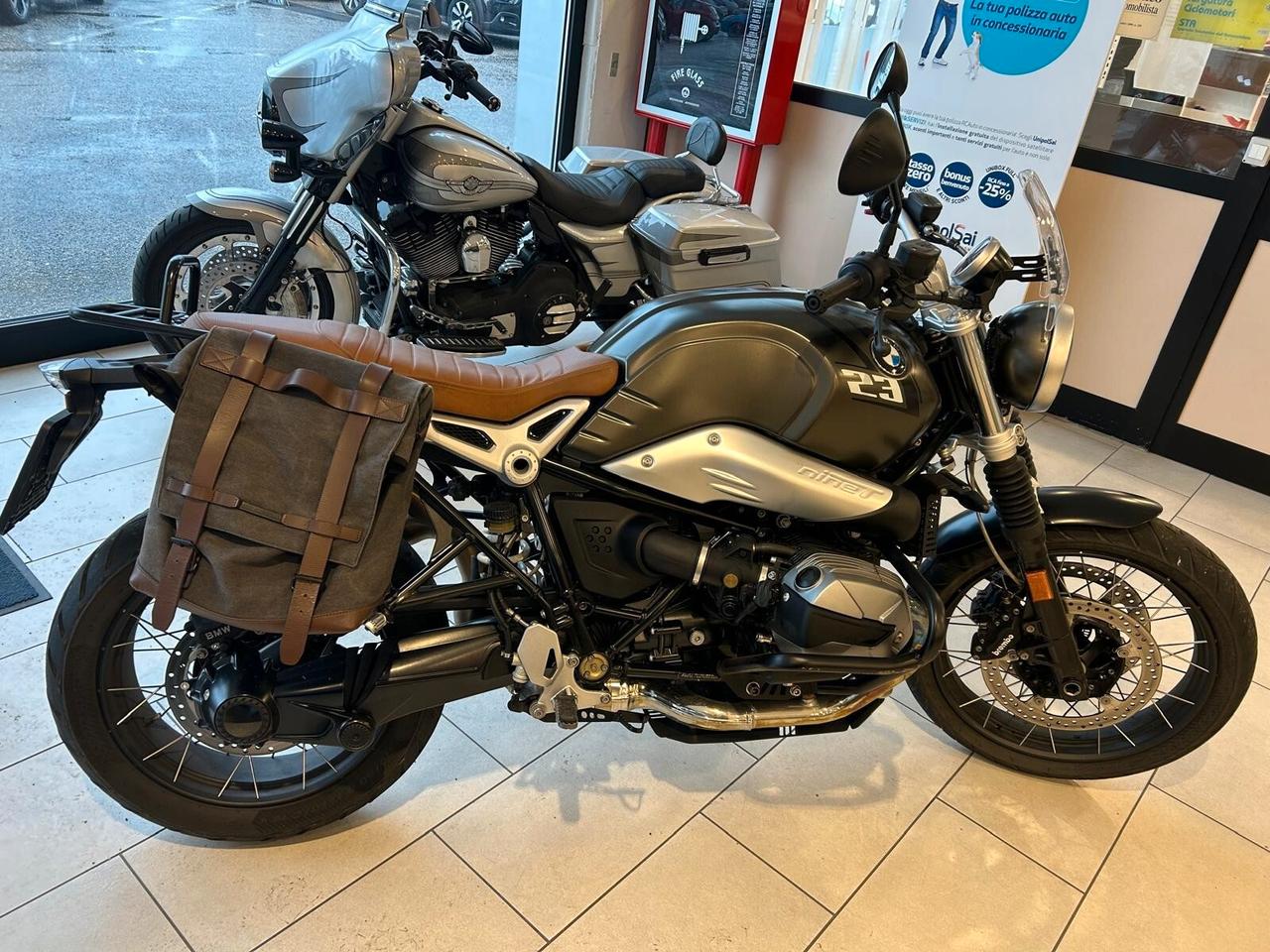 Bmw R nineT SCRAMBLER ABS AKRAPOVIC