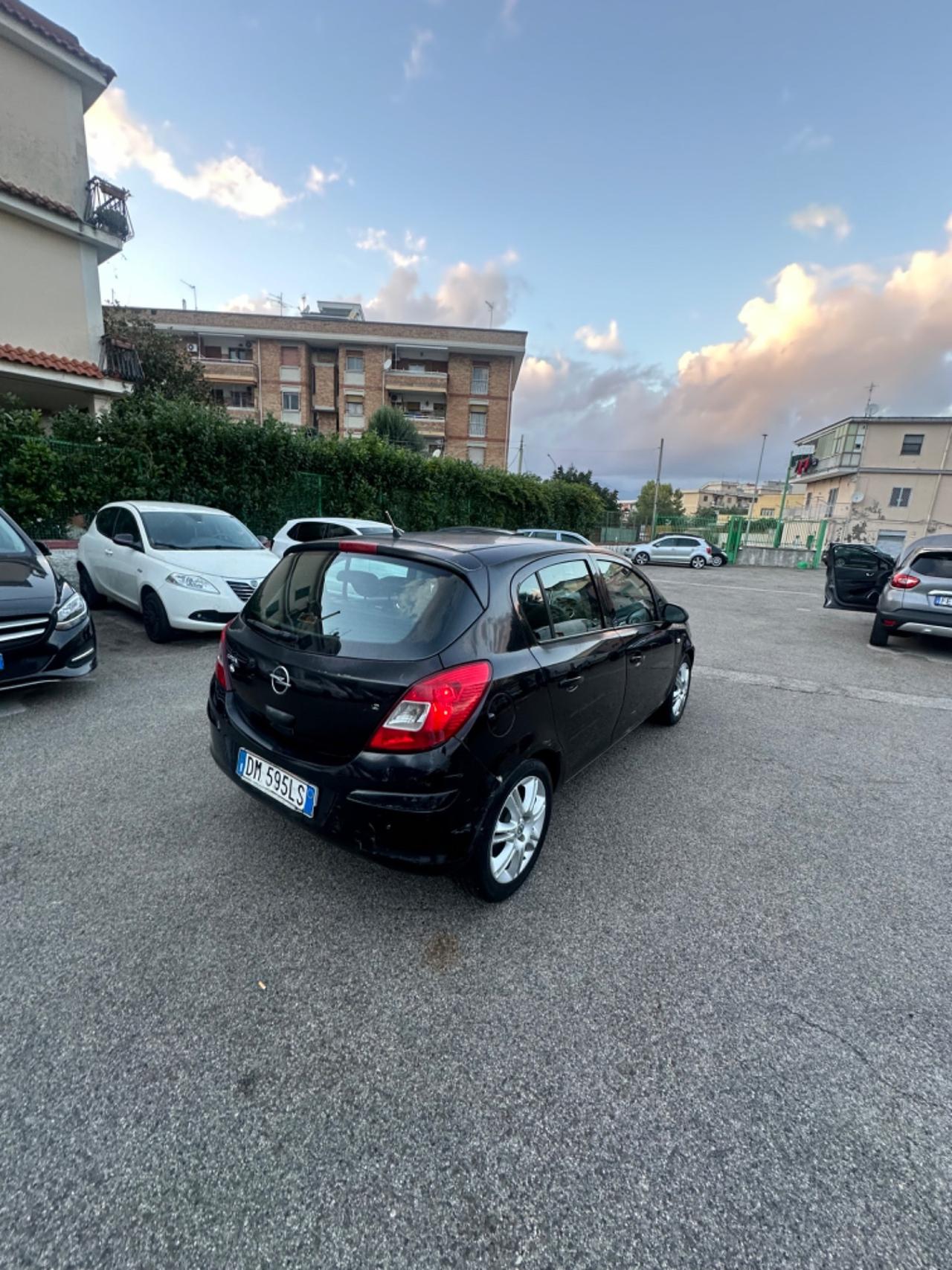 Opel Corsa 1.2 5 porte Cosmo