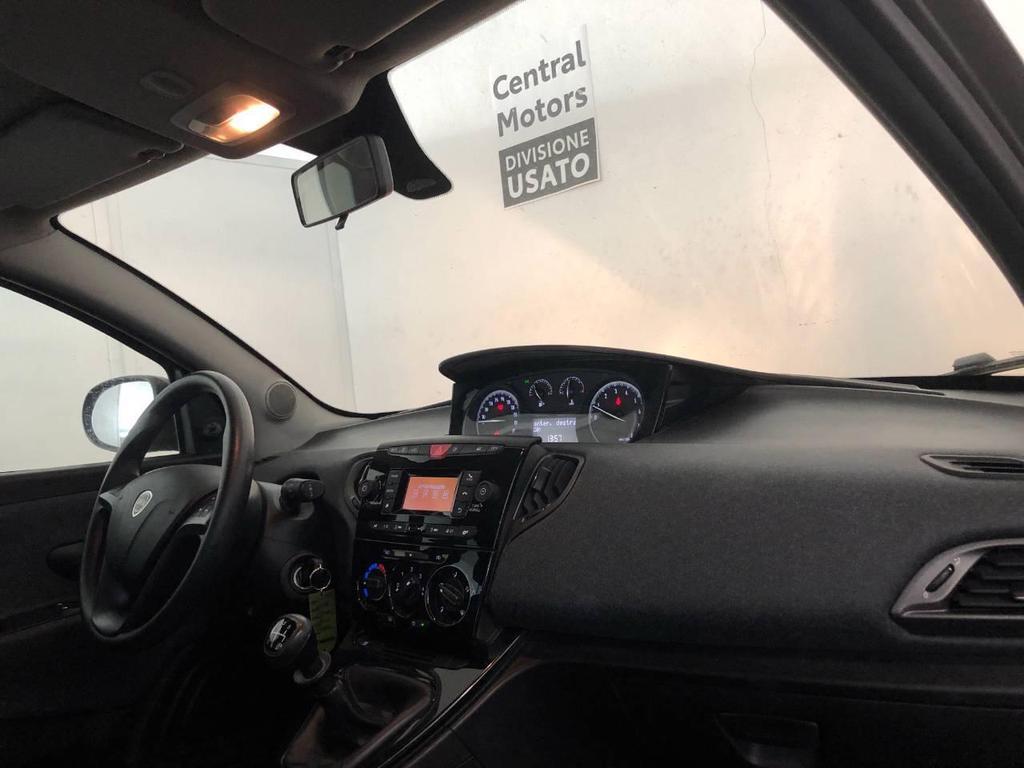 Lancia Ypsilon 5 Porte 1.2 Silver