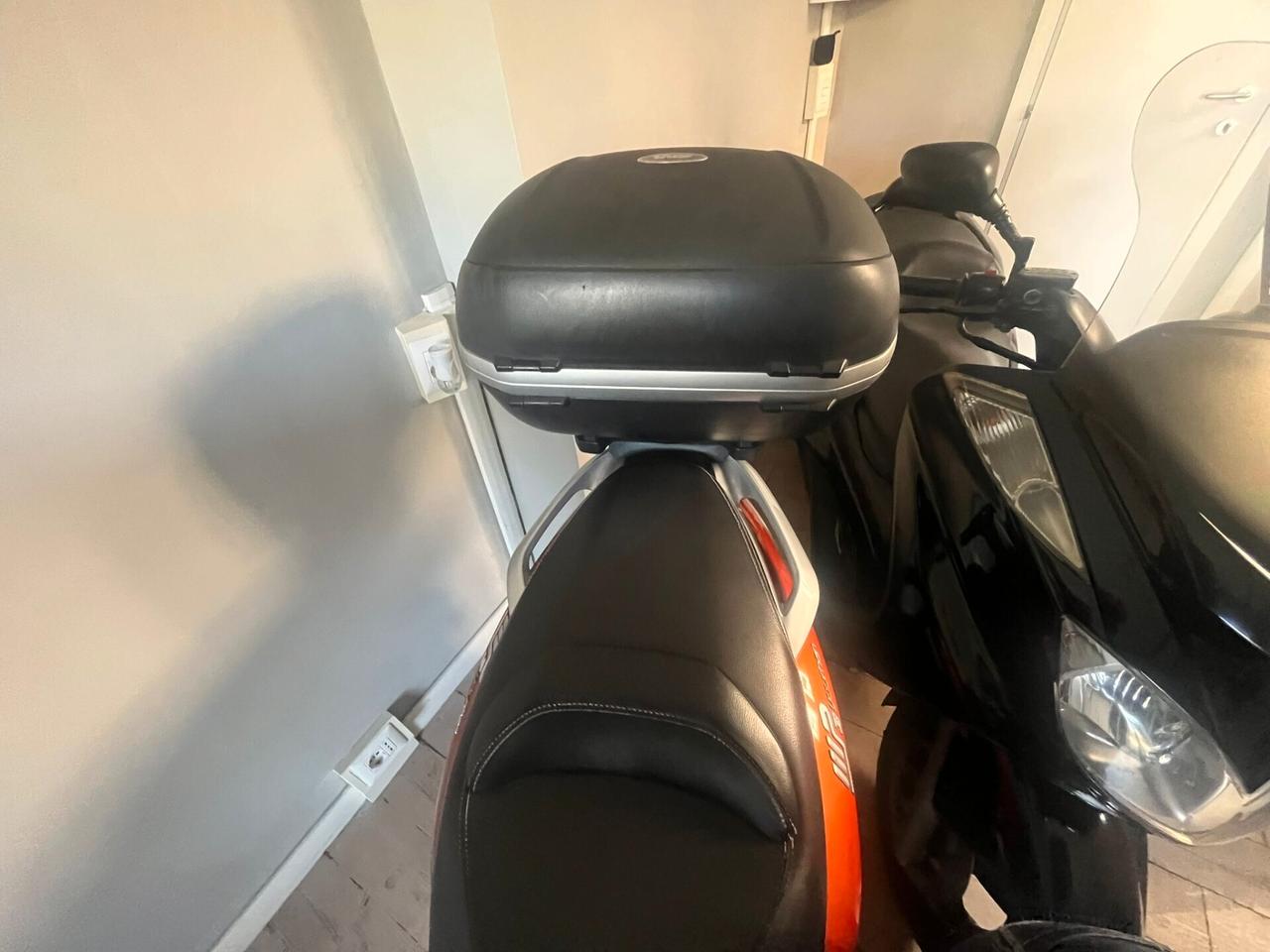 PIAGGIO MP3 300