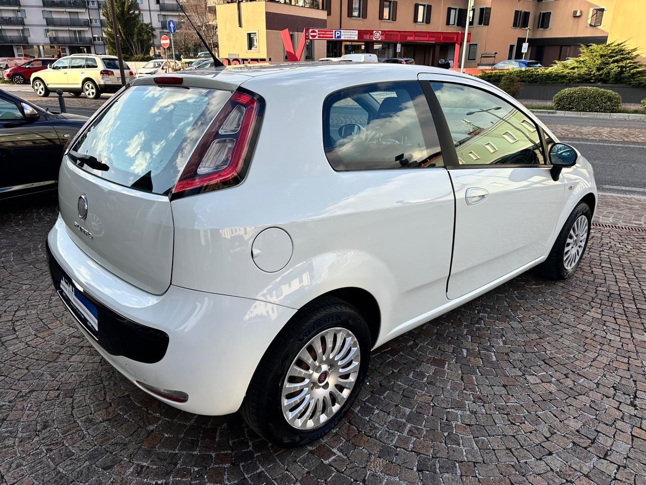 Fiat Punto Evo 1.2Bz 69Cv Dynamic - Neopatentati