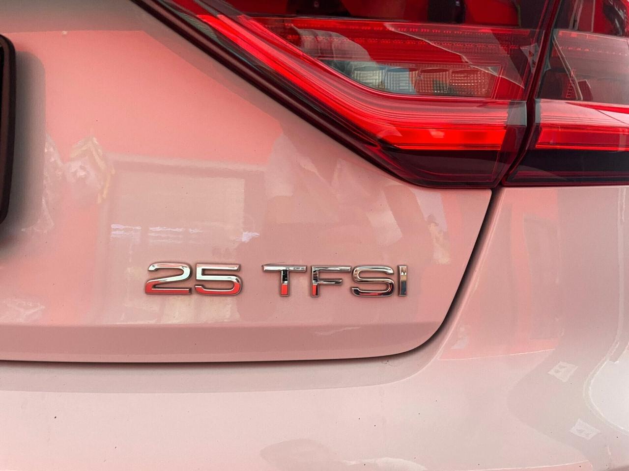 AUDI A1 SPTB IDENTITY CONTRAST 25TFSI 95cv