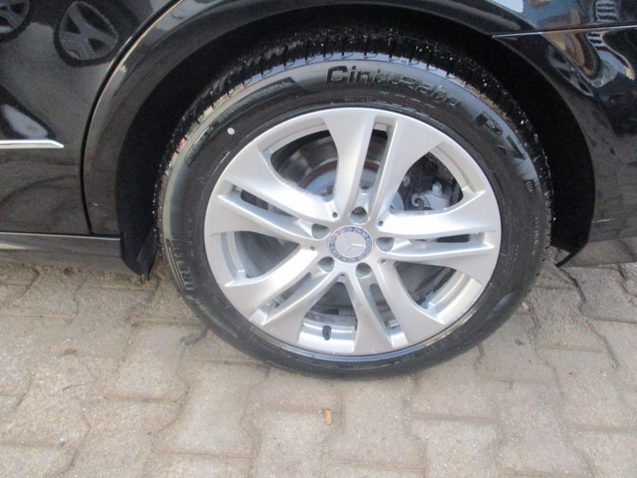 MERCEDES-BENZ E 220 CDI BlueEFFICIENCY Avantgarde
