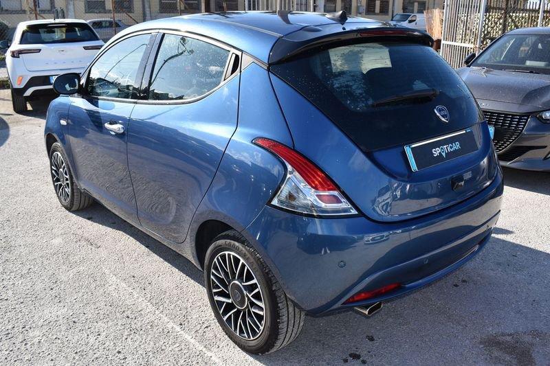 Lancia Ypsilon 1.0 FireFly 5 porte S&S Hybrid Platino