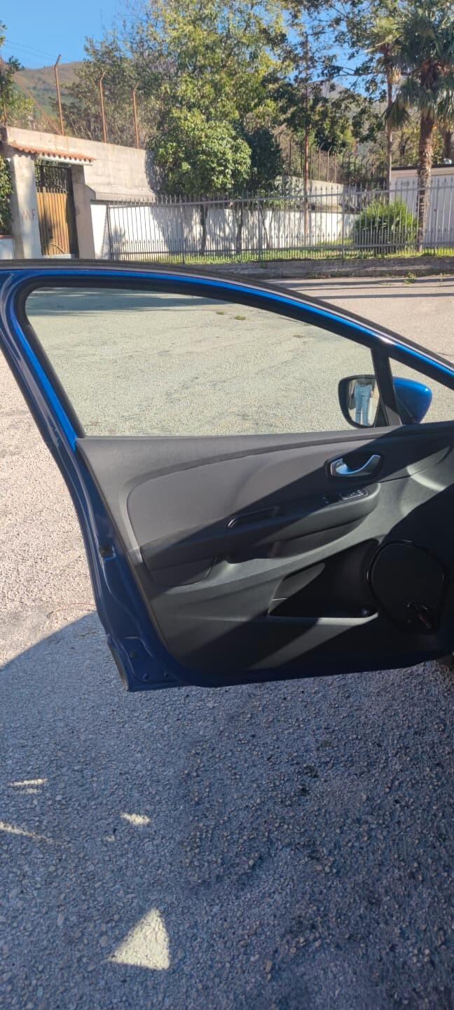 Renault Clio TCe 12V 90 CV GPL 5 porte Moschino Life